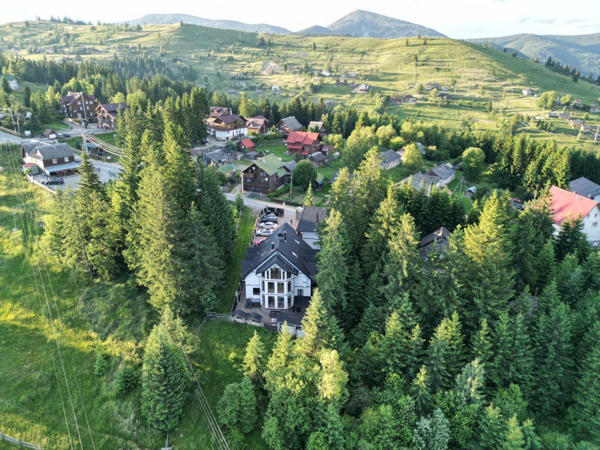 Alpiyskiy Yablunytsya Bagian luar foto